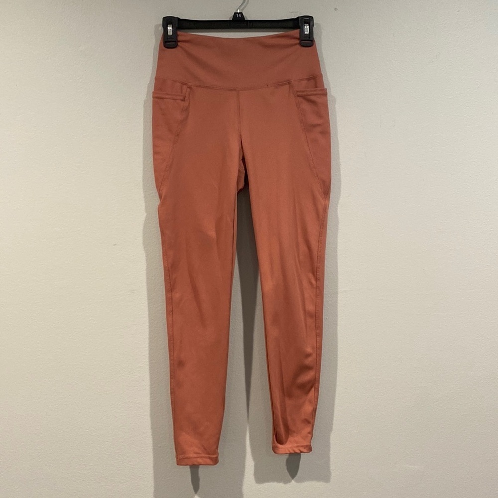 Danskin Salmon Colored Skinny Leggings with Pockets - Size Small